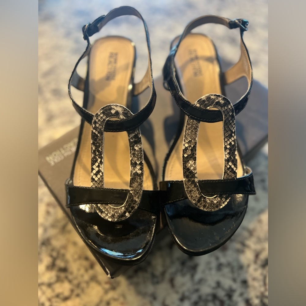 Kenneth Cole Patent leather sandals